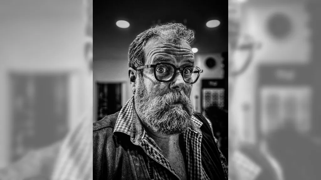 Jochen Malmsheimer - mit „Ich bin kein Tag für eine Nacht oder: Ein Abend in Holz“