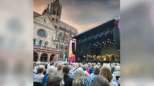 Münsterplatzkonzert 2027: Freiburger Barockorchester & Olivia Vermeulen