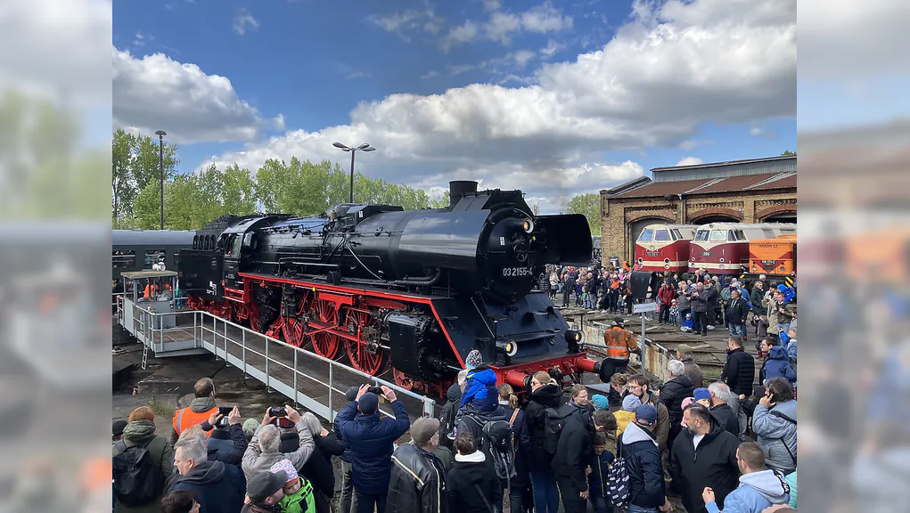 21. Berliner Eisenbahnfest im Bahnbetriebswerk Schöneweide - Eisenbahn zum Anfassen für die ganze Familie