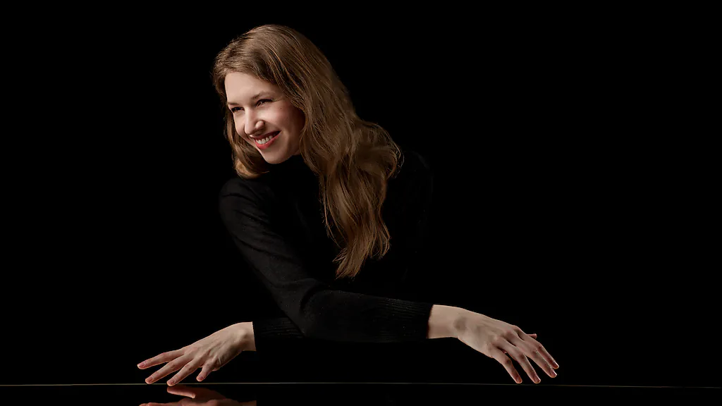 Katharina Hack begeistert mit „Keep your fingers crossed“ - Piano Crossover