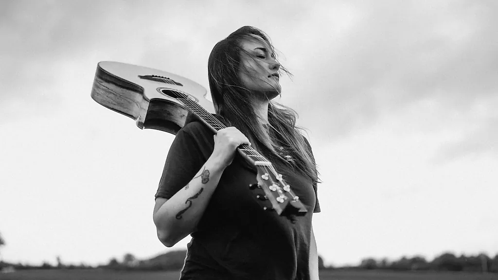 Sophie Chassée: Modern Fingerstyle & Songwriting mit Tiefe