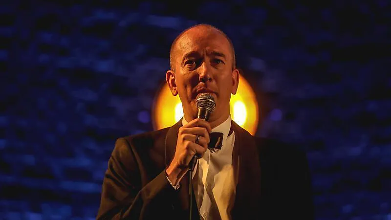 Chris Hopkins´ SWINGING CHRISTMAS - Deutsche und internationale Weihnachtslieder im swingend-eleganten Gewand