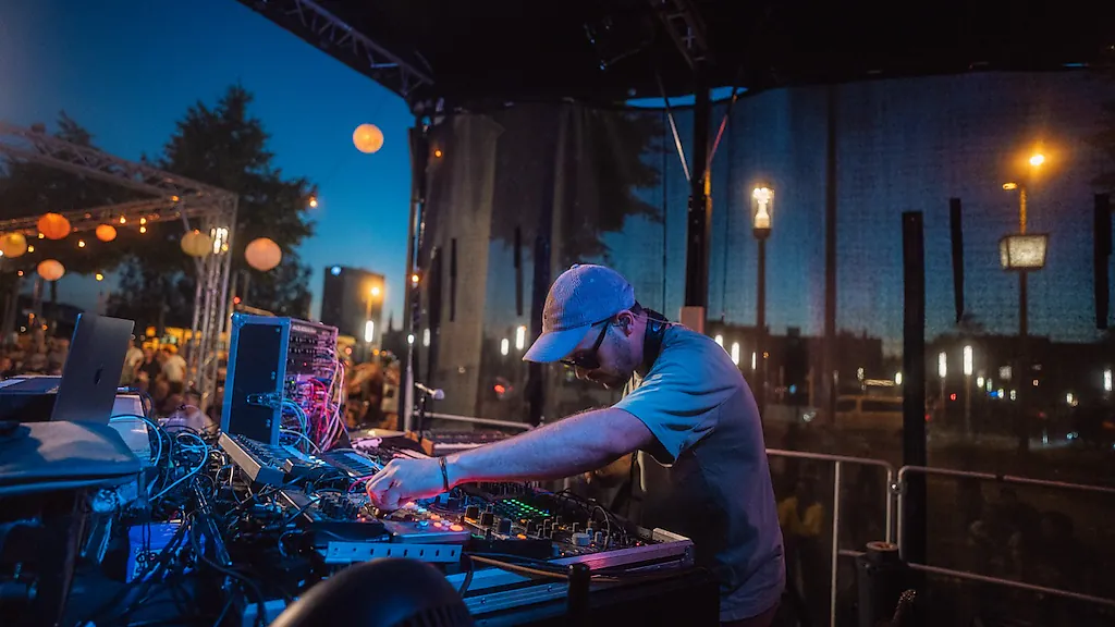 Maier-Hauff // DeRungs - „electronic fokus“ - Live - Electronics- House - Duo >> tanzbar !! mit Synthesizer - Piano - Trompete und Saxofon