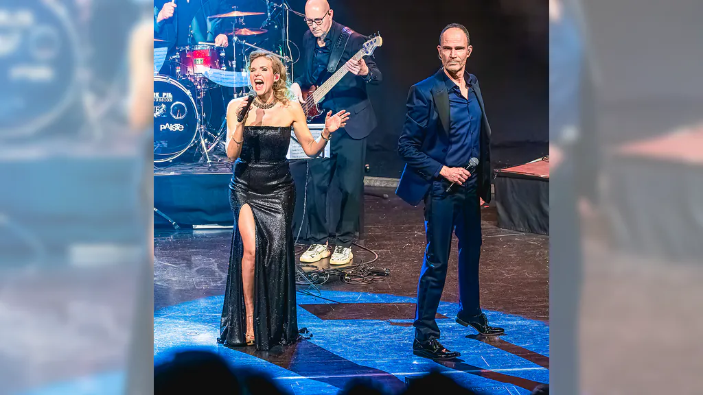 Let the Sky Fall - Die Bond Concert Show