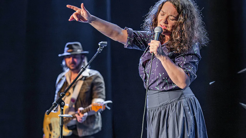 Meena Cryle und & Chris Fillmore Band