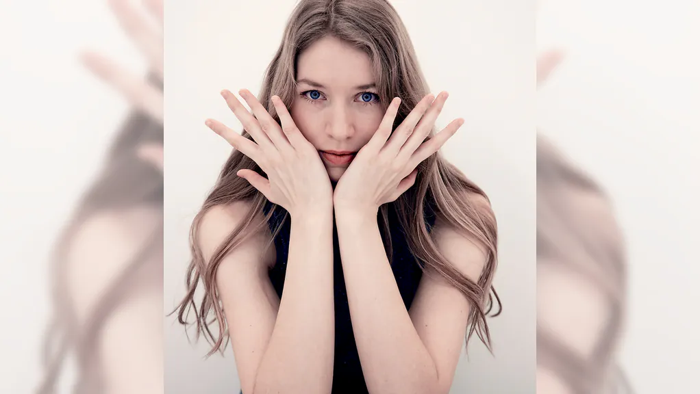 Katharina Hack begeistert mit „Keep your fingers crossed!“