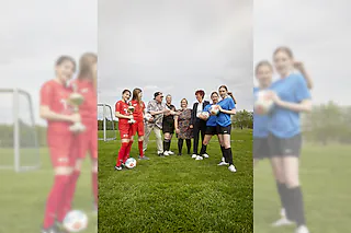 De Steenbeeker - Football, Frünn un Deerns