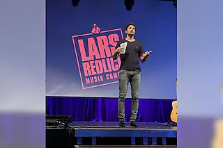 „Unaufhaltsam unterhaltsam“ - Lars Redlich