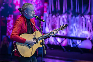 Beppe Gambetta im Folkclub Prisma e.V. Pforzheim - Italian acoustic guitarist and singer