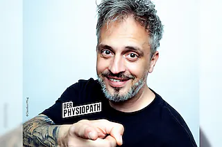 „Der Physiopath“ - „Machen Sie sich bitte frei!“