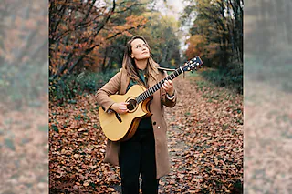 Sophie Chassée - Modern Fingerstyle & Songwriting mit Tiefe
