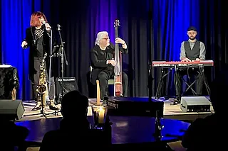 Blue Terrace BLUESFRAUEN