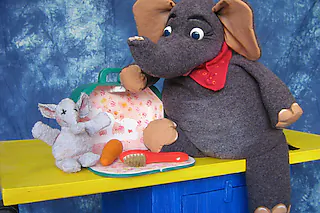 Olifant fährt Eisenbahn - Seifenblasen Figurentheater