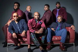Naturally 7 - „Closer Look“