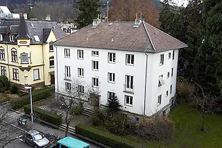 Haus Maximilianstraße 15. Heute Institut für Volkskunde der Universität Freiburg. Wiedersehen für 03. Dezember 2007. Standort der Gütermann Villa vor dem Ersten Weltkrieg. [Ingo Schneider]