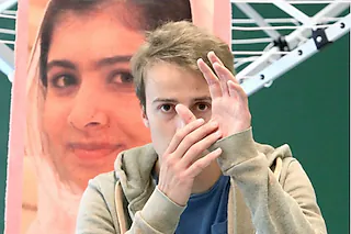 Malala - Mädchen mit Buch - Theater Lindenhof