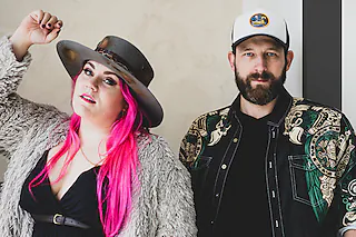 WILD AS HER - „STRINGS & STORIES“