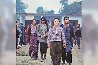 Elephants in the Fog (Nepali: , romanized: Tiniharu) | OmU