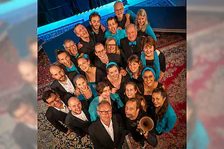 Jazzchor Freiburg meets Joo Kraus - Vocal Surf & Jazz Infusion
