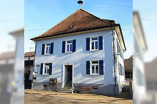 <ONBU></ONBU>ZIEREN sollen künftig wieder das Rathaus in Nordweil nicht nur die historischen Wappen auf dem Pflaster und über dem Aufgang, sondern darüber auf der Hauswand wie in früheren Zeiten auch eine Aufschrift "Rathaus".<?ZE?> [Reiner Merz]