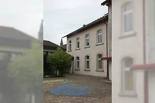 Die Stadt Bad Säckingen nutzt die Sommerferien für Sanierungsarbeiten an den Schulgebäuden. Hier: Grundschule Obersäckingen [Barbara Schmidt]