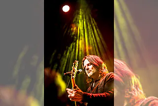 Ray Wilson - GENESIS CLASSIC - RAY WILSON, der Ex-Sänger von GENESIS, präsentiert die größten Hits der Bandgeschichte und seiner Solokarriere.