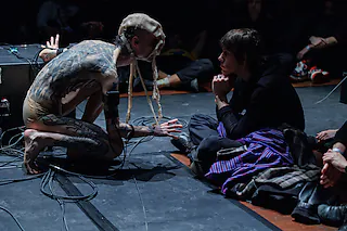 Ex silens. A communal ritual of sensory reconfiguration
