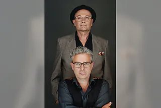 Pigor & Eichhorn - Pigor singt. Benedikt Eichhorn muss begleiten.