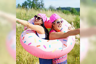 Weibsbilder - MalleDiven - Ausgebrannt am Sommerstrand