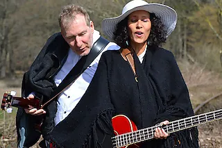 Ankommen - Samirah al-Amri und Thomas Hecker
