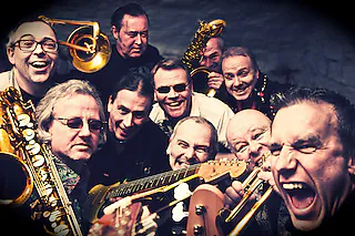 Dr. Mablues and the detail horns - Die beste Empfehlung seit es Doktoren gibt!