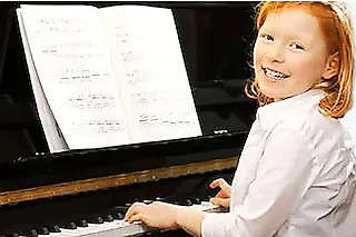 am Mittwoch, 11. Dez. 2013, 19:30 Uhr findet im Schlosskeller Tiengen ein Schülerkonzert statt.<?ZE?><?ZE?>Fortgeschrittene Schülerinnen und Schüler spielen Musik von Mozart, Dvorak, Schumann u.a. <?ZE?>Sie sind im Unterricht bei Joachim Borgmann, Eduard Fries, Ghasem Momenai, – Klavier, Claudia Stockmann – Klavier und Singklasse, Ulrike Schammler, Beata Michnik – Violine, Giulien Pop - Fagott, Eckhard Kopetzki - Trompete und Johanna Schutzbach – Gesang<?ZE?><?ZE?>Der Eintritt ist frei. [Foto: honorarfrei]