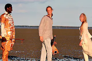 Nils Kercher Trio mit Special Guest Oumar Barou Kouyaté (Mali) - African Pulse & Nordic Space