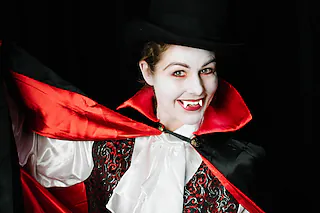 Besuch der kleinen Vampire - Halloween im Galli Theater