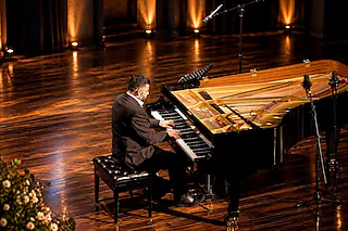 VITALIY KULOYANS - „Journey of Emotions“ - Ein Klavierabend voller Emotionen