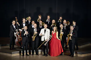 THE WORLD FAMOUS GLENN MILLER ORCHESTRA - Directed by Uli Plettendorff