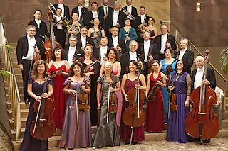 Neujahrskonzert: Johann-Strauß-Orchester Frankfurt - Puszta-Zauber trifft Broadway Glamour