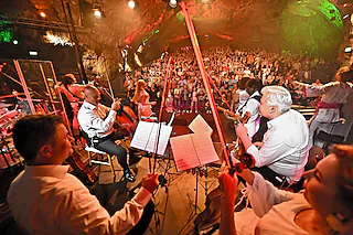Waterloo - The Abba Show - mit 4 SWEDES & STREICHQUARTETT