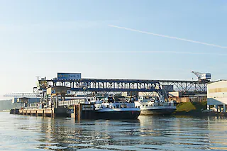 Hafen Birsfelden30.03.2016, BZ - LOR: Der Hafen in Birsfelden: Ihn will die Baselbieter Regierung bald verbessern, ohne aber den Standort am Gewinn der Rheinhäfen zu beteiligen.  Marc Eggimann Fotografie31.03.2016, BZ - MUE: Blick auf den Hafen in Birsfelden: Ihn will die Baselbieter Regierung bald verbessern, ohne aber diesen Standort an dem Gewinn der Rheinhäfen zu beteiligen.  Marc Eggimann Fotografie [Marc Eggimann Fotografie]