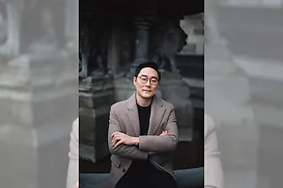 Jeongro Park präsentiert: - Ludovico Einaudi - Entouré par Schumann und Rachmaninoff!