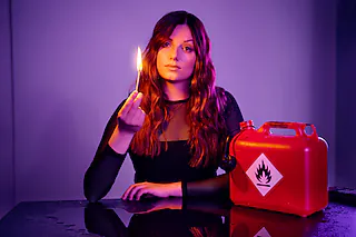 Lara Ermer - „Leicht entflammbar“