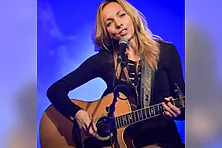 Melanie Dekker - The Tender & The Wild Tour