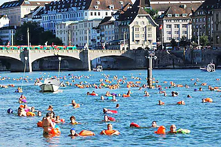 Rheinschwimmen (beim Museum Tinguely)
