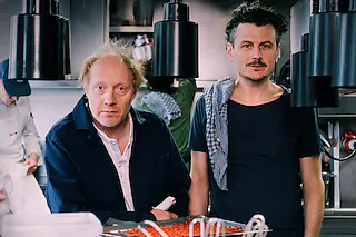 DAS RESTAURANT - Mit: Simon Schwarz und Manuel Rubey