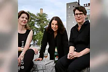 Drei ostdeutsche Frauen betrinken sich und gründen den idealen Staat
