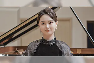 Ein musikalischer Maskenball - Joo Young Park spielt Bach, Mozart, Chopin, Schumann