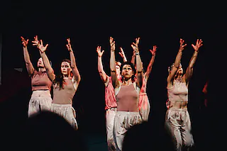 Rauslaufen. Bewegungstheater zu Menstruation.