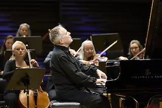 Münchener Kammerorchester & Alexander Lonquich, Klavier