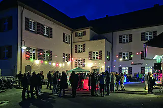 Zämmekumme am Schloss mit Nova Blech