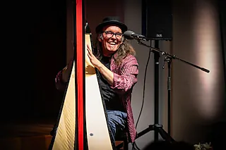 „STICKNEY & FRIENDS (solo edition)“ - Jazz Harp at its best